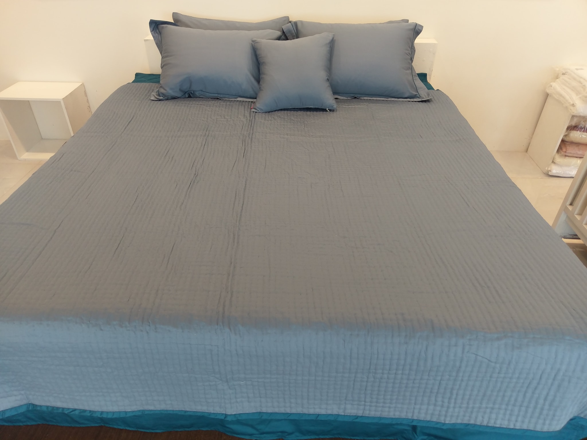 Chăn chần gối trơn - xanh deap blue